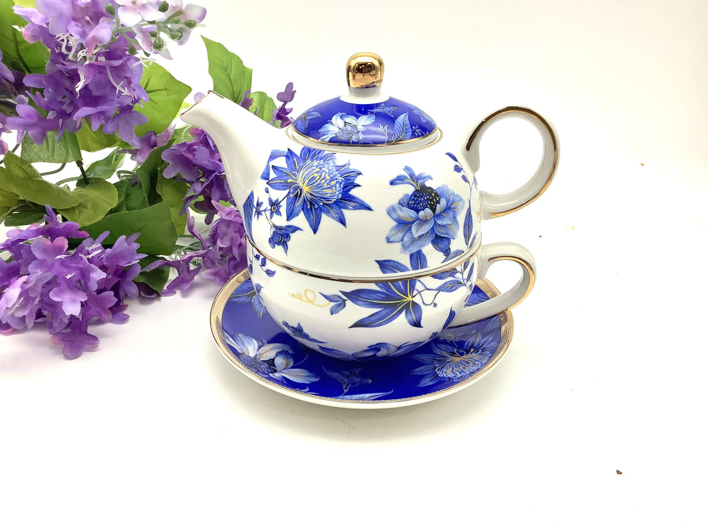Regency Blue Gold and White Flowers
