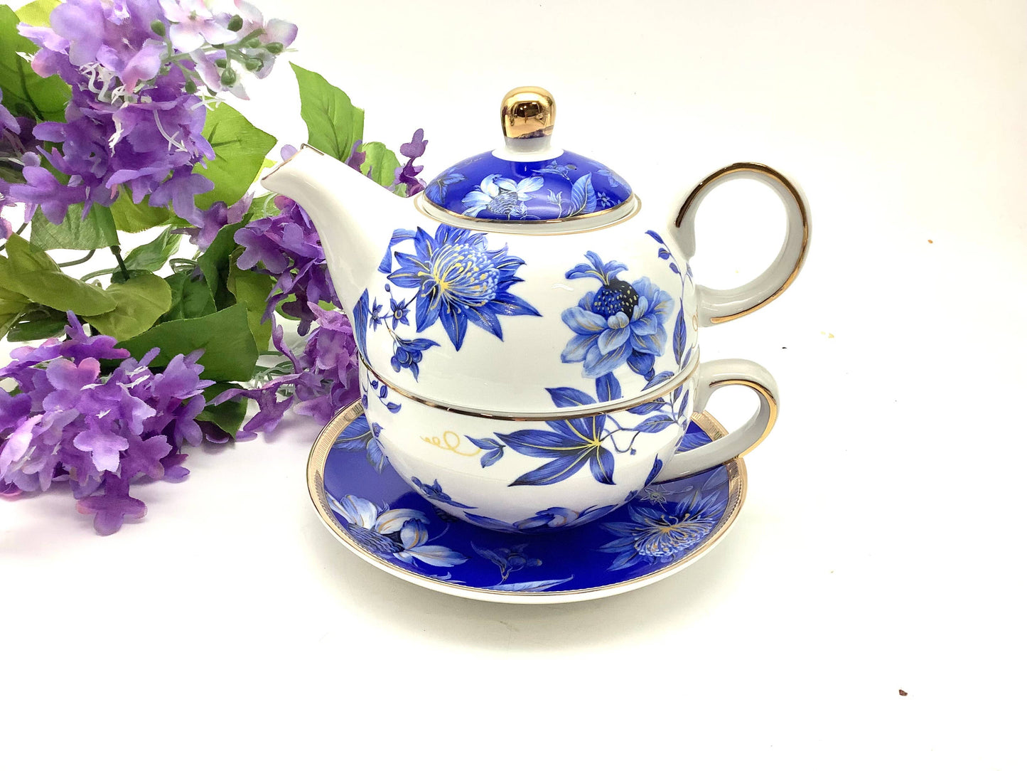 Regency Blue Gold and White Flowers