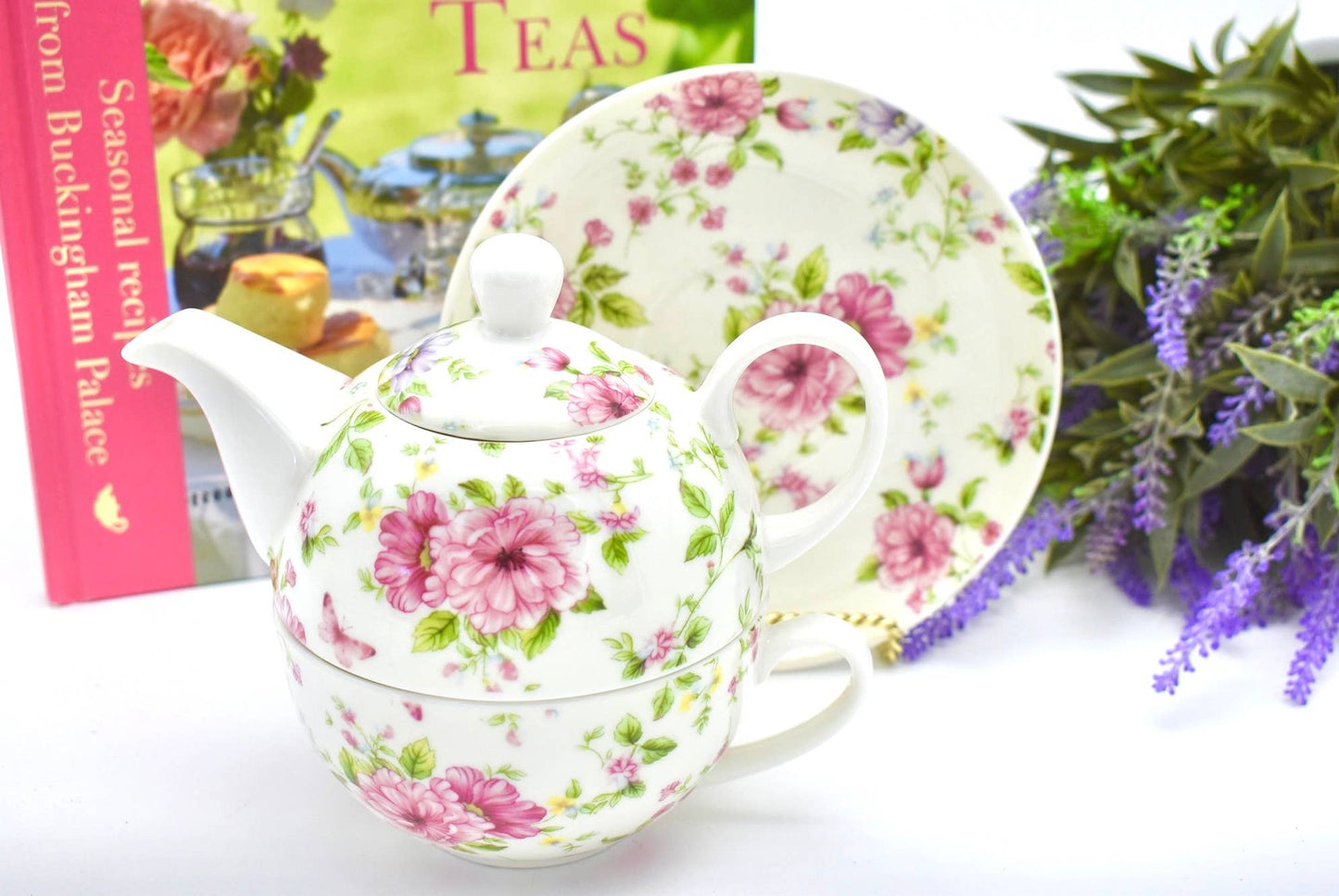 Chintz Country Roses in Ivory White