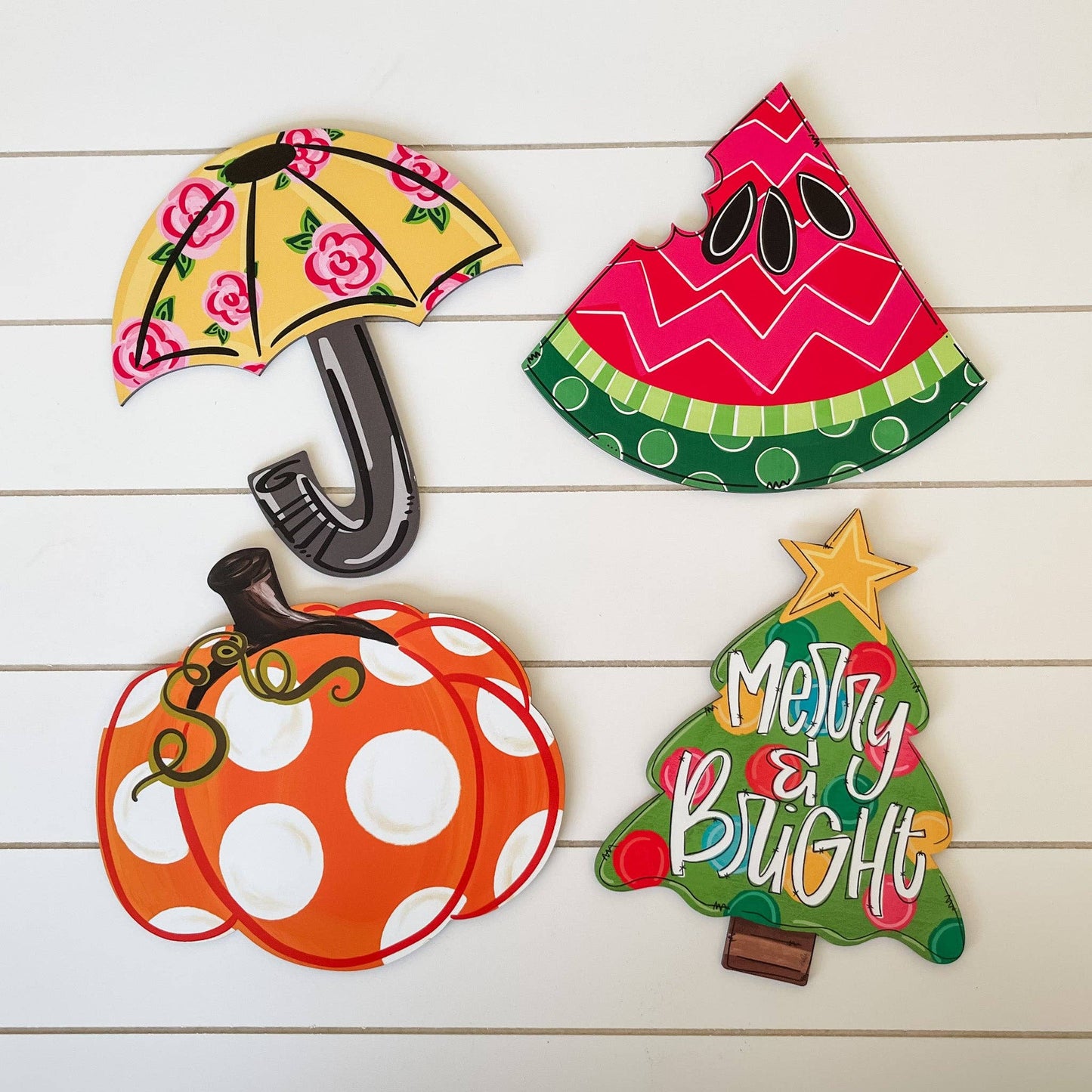 Door hanger - Interchangeable - 4 Seasonal Attachments inclu